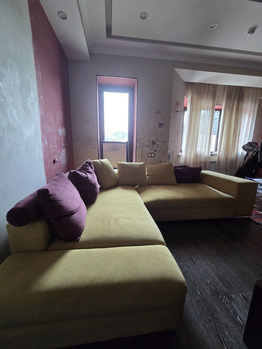 Диван угловой б/у