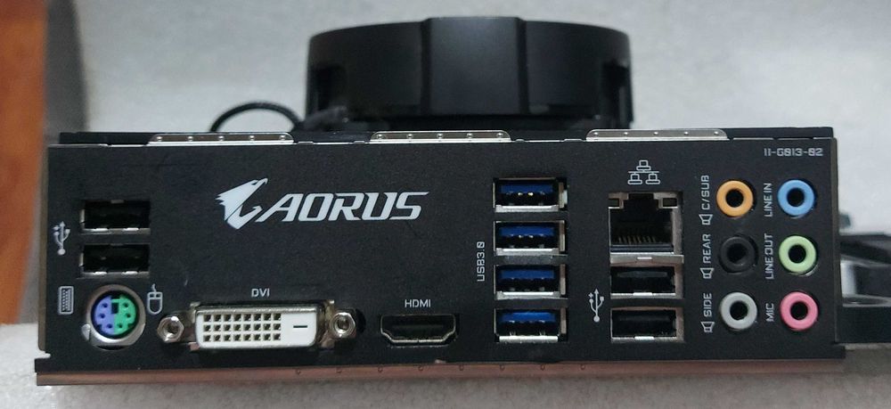KIT  AMD Ryzen 7 3700X 3.6GHz + GIGABYTE B450 AORUS ELITE + Cooler AMD