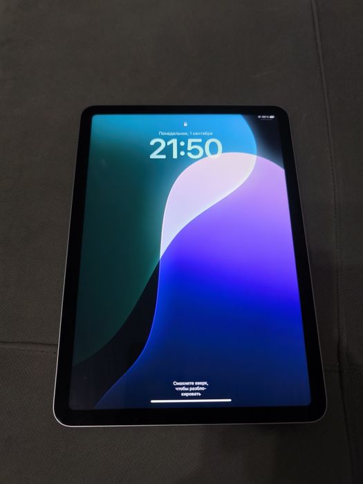 Планшет Apple iPad air 6 (в подарок Bluetooth клавиатура и мышь)