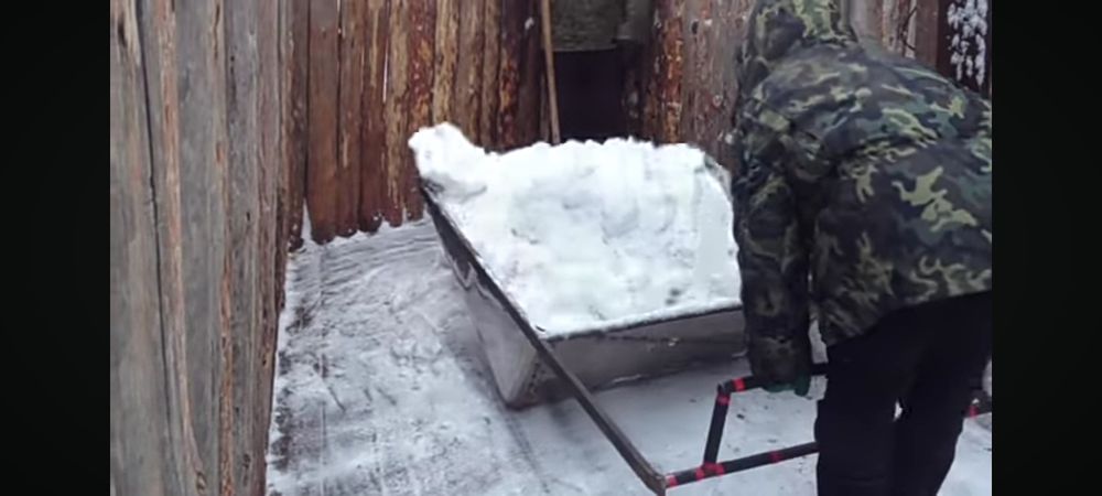 Ручная уборка снега