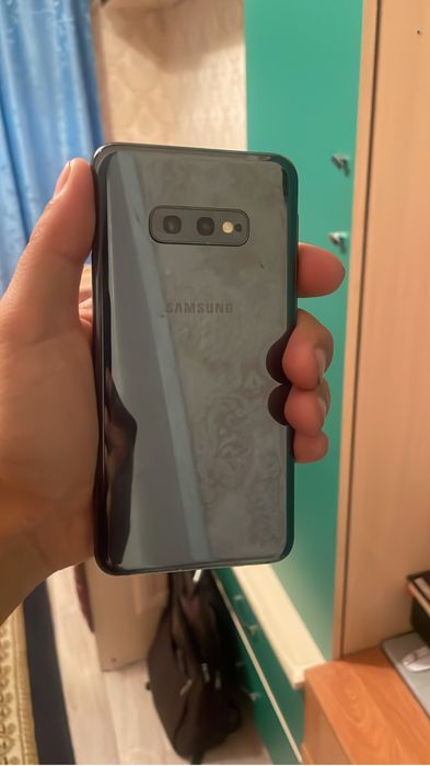 Продам Samsung S10E