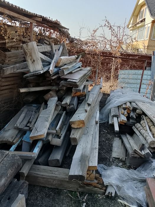 Доски/дрова/шпалы