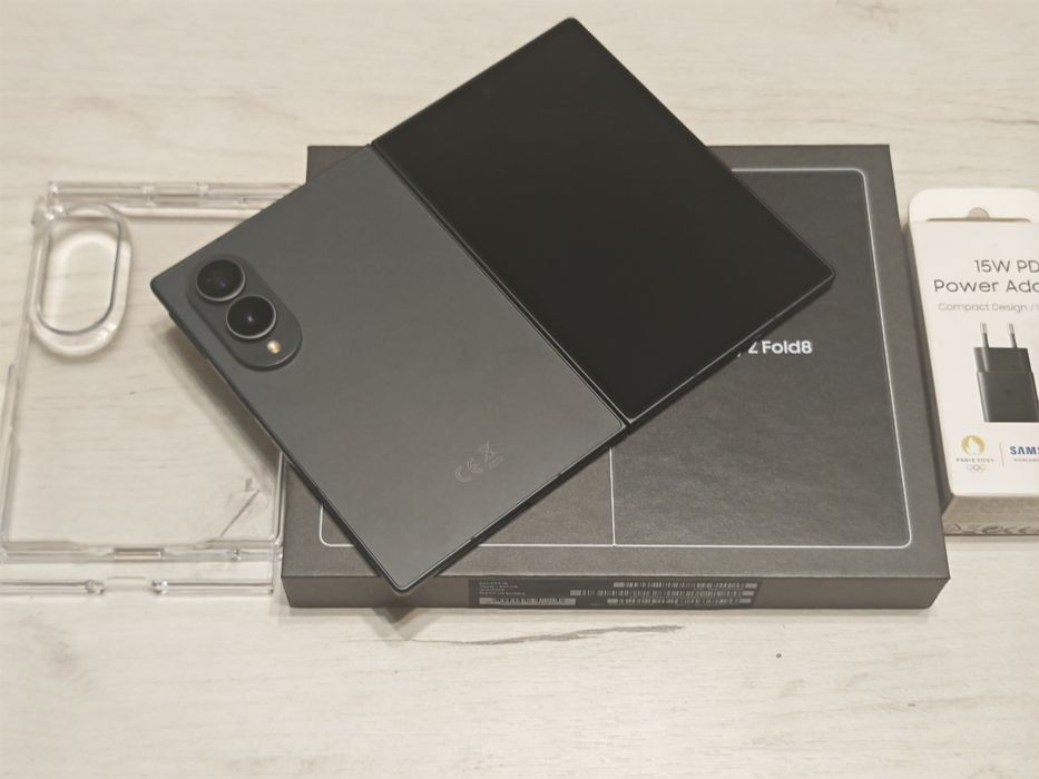 Нов Samsung Galaxy Fold 8 256 GB Гаранция