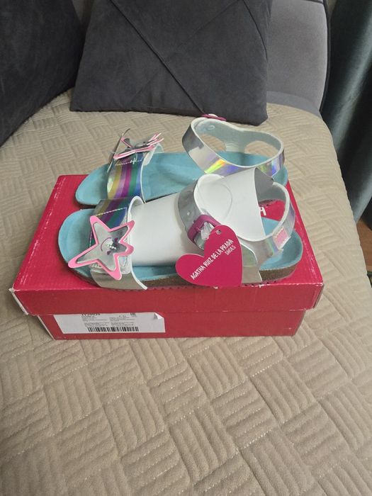 Продается сандалии женские.  Размеры 33