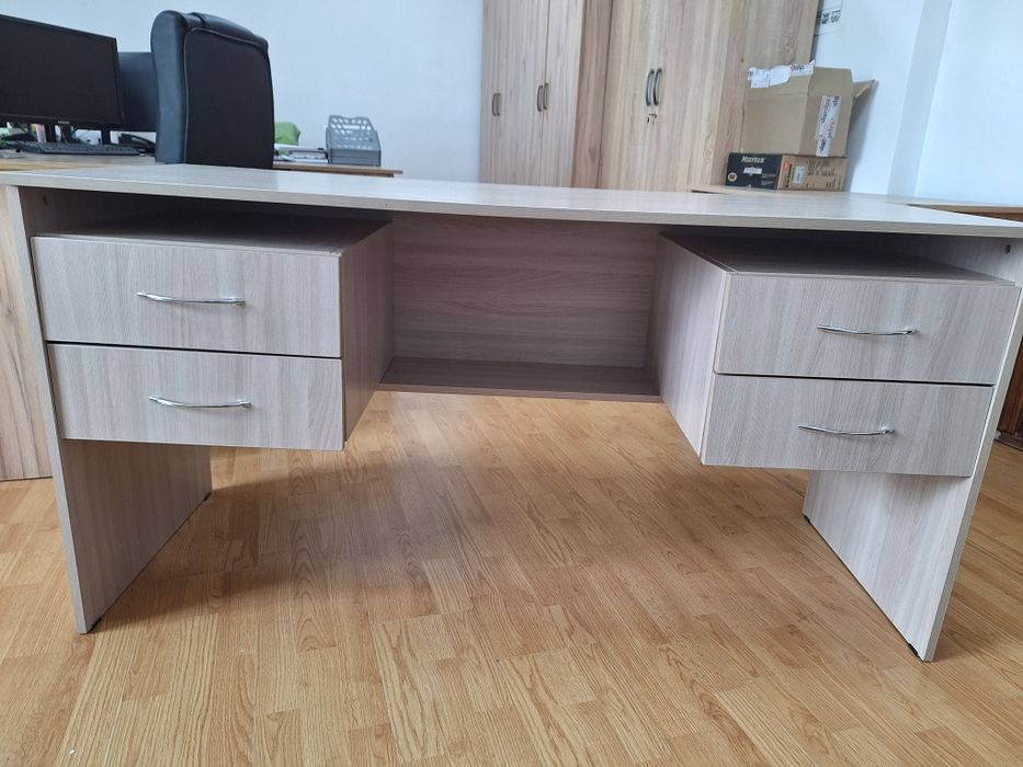 Продам письменный стол