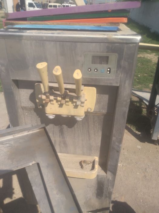 Muzqaymoq apparatlar sotiladi 3tasi 10 mln so'm kelishamiz.