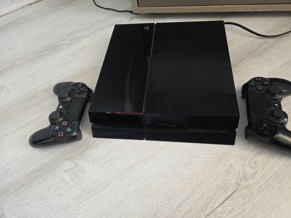 Playstation 4, 500GB + игри