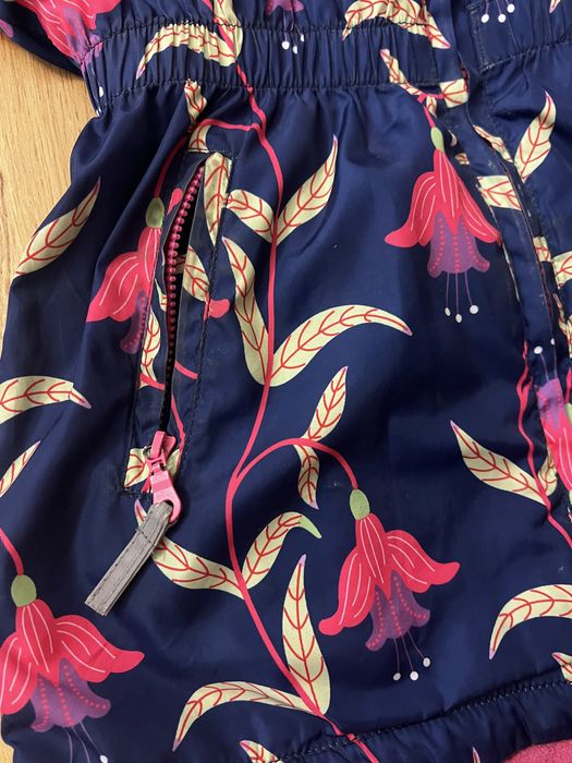 Продам курточку на девочку