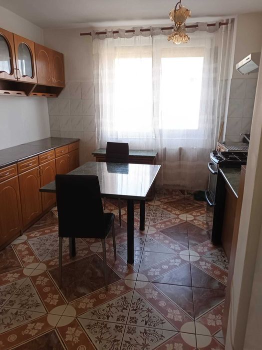 Vand apt. 2 camere, et. II, Cantemir