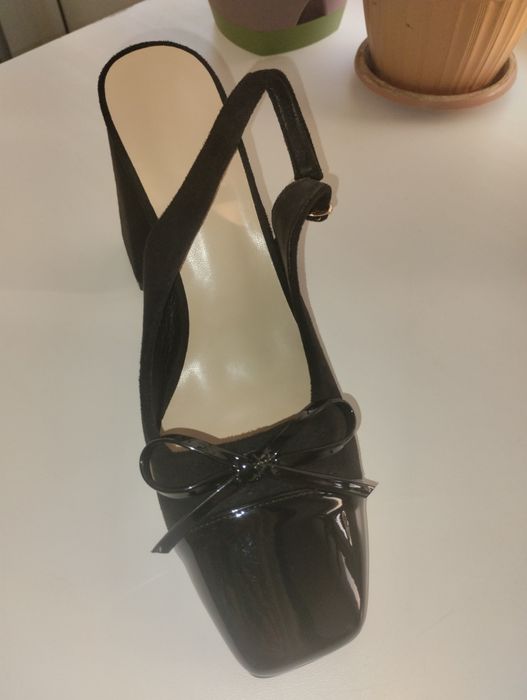 Женские босоножки