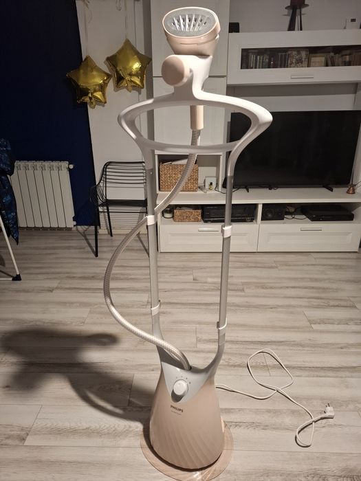 Vând fier de călcat vertical, cu aburi, marca Philips