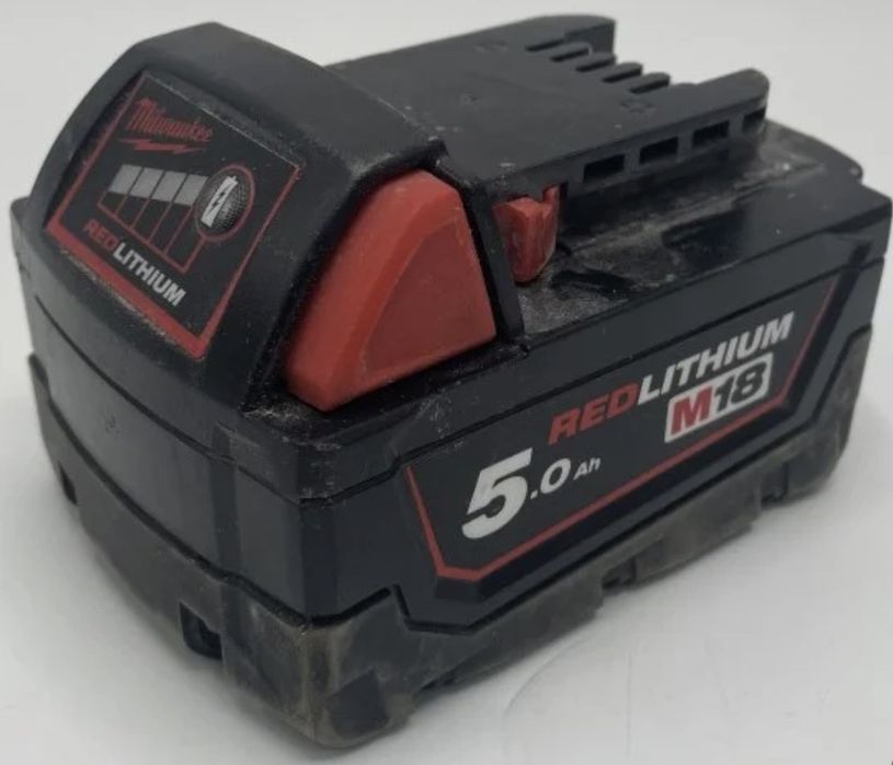 Продавам винтоверт Milwaukee M18 Blid 2, батерия 5 Mah зарядно и куфар