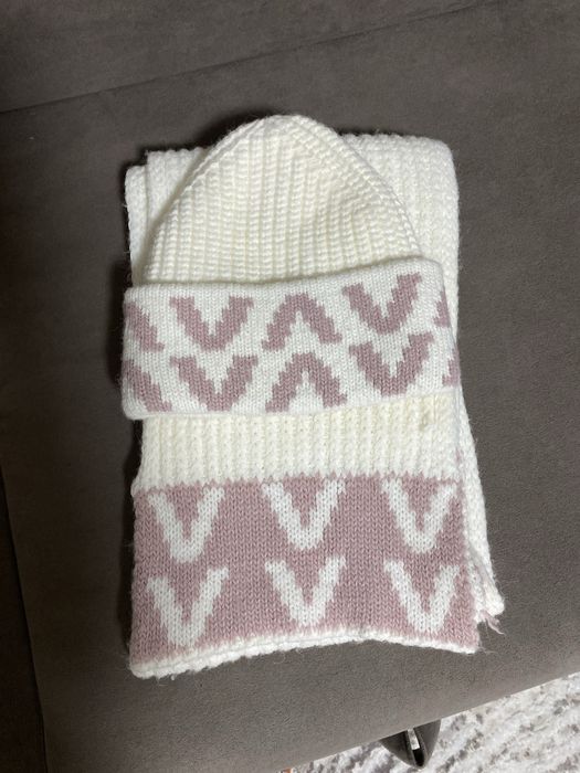 Головные уборы женские