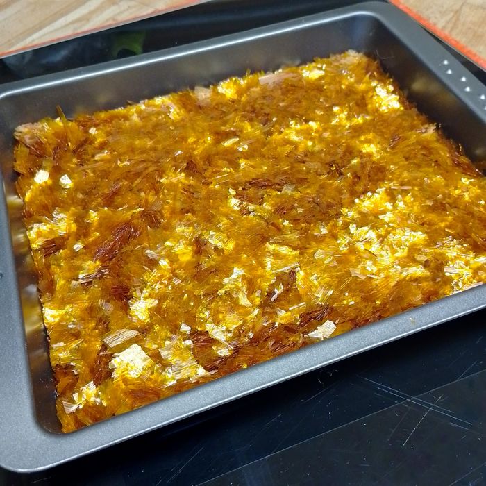 Шеллак на люспи златист 100гр за 4€