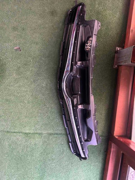 решетка радиаторна Toyota Verso S 2011-2015 г. #042S