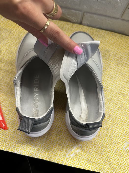 Маратонки  Nike Joy Ride