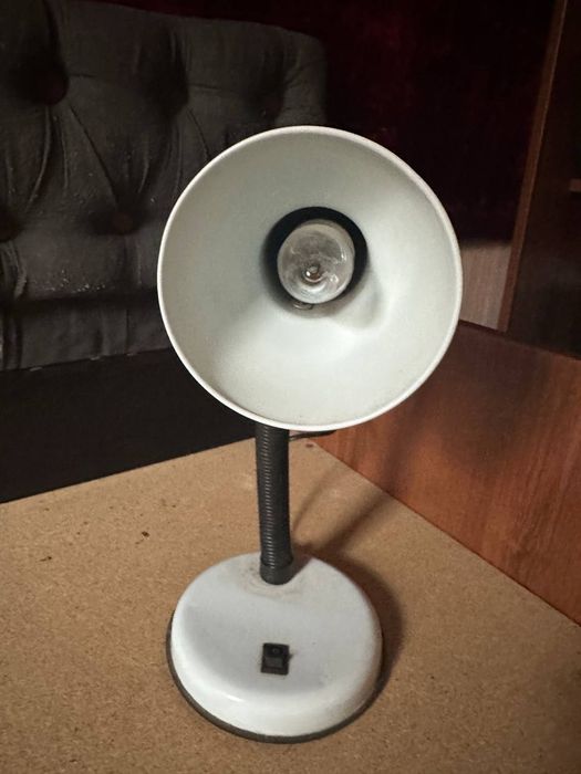 Светильник сотилади