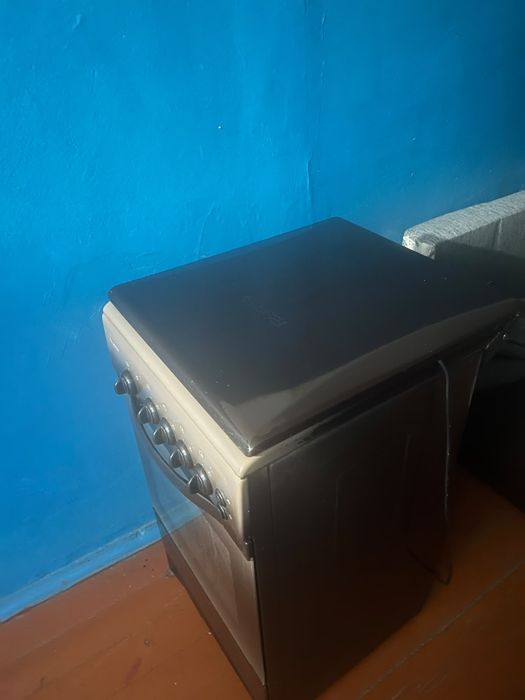 Продам газ плиту б/у