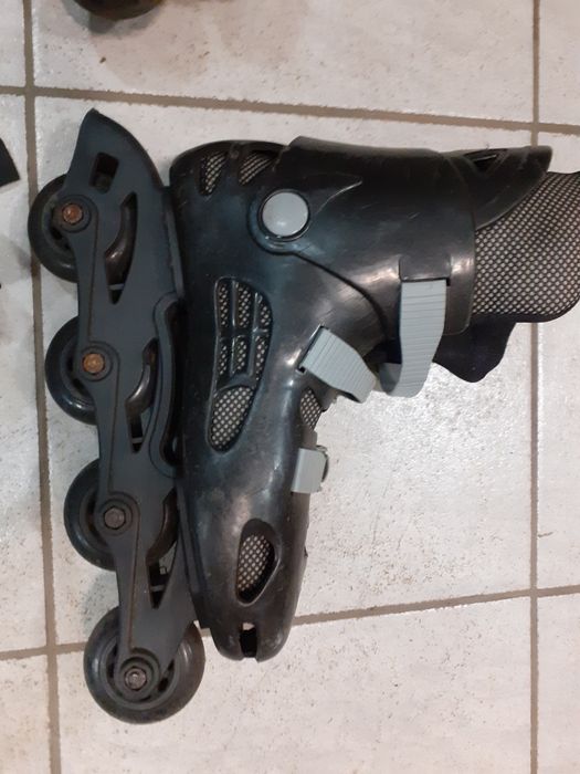 Юношески ролери,кънки с поколенски,налакътник и каска