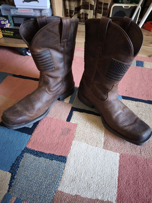 Cizme cowboy Ariat din piele