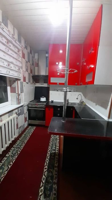 Turkiston metro oldida kvartira srochna