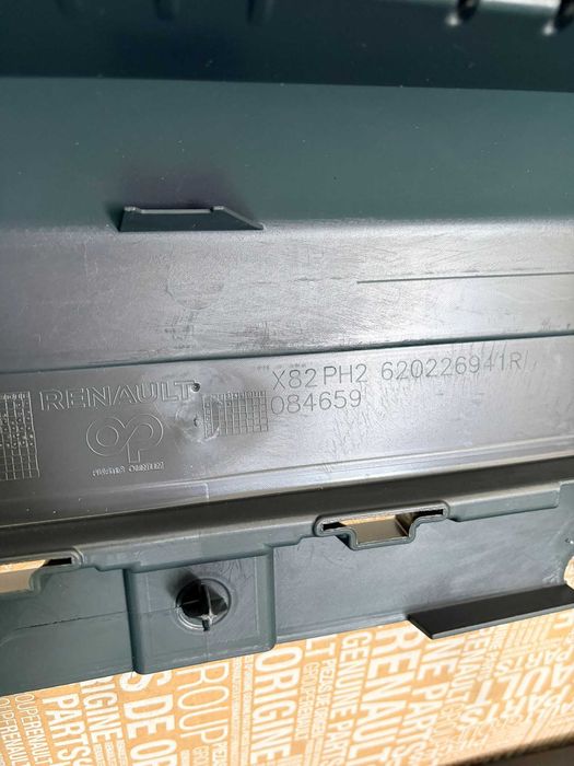 Bara fata Renault Trafic 4 2021+ noua originala