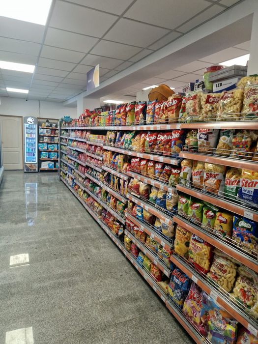 Rafturi metalice de magazin