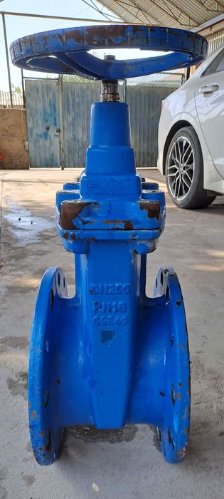 Задвижка с обрезиненным клином