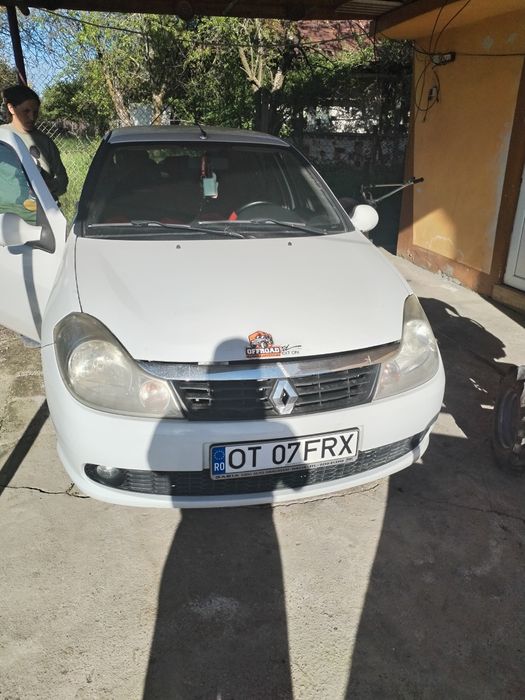 Vând Renault simbol 2011 benzină+gpl, geamuri electrice,acte in regula ,platit toate taxele