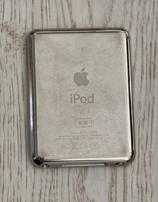 iPod 8 Gb gen 3 + cablu