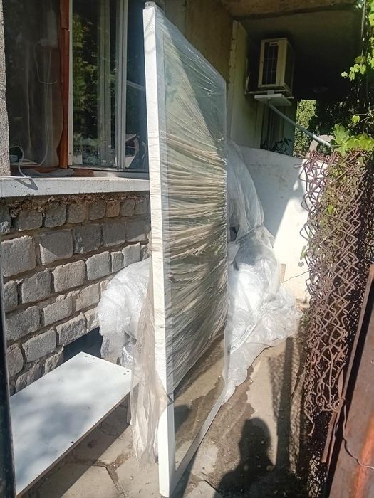 Огледало с Бяла рамка