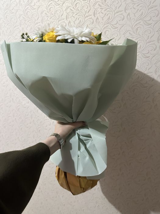 Продам свежие цветы ромашка с розами