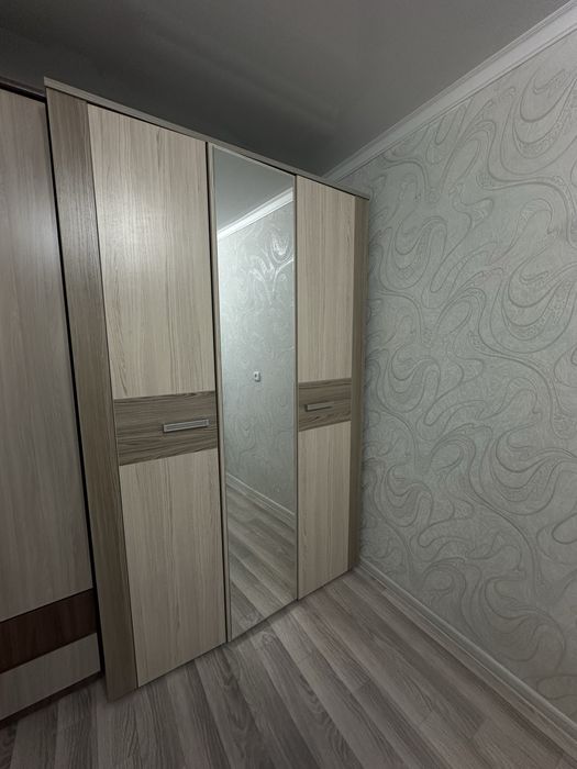 Продам спальный гарнитур!Недорого!Отдам еще в подарок шкаф!