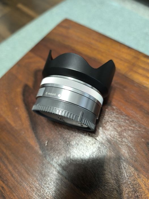 Obiectiv Sony E 16mm f2.8
