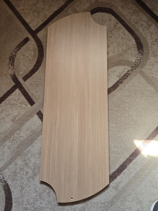 Огледало с дървена рамка