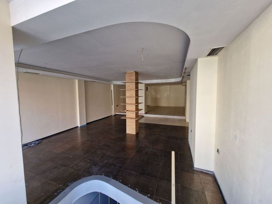 ТОП център до Сердика – 160 кв.м, 6.5м витрина, готово за ресторант и