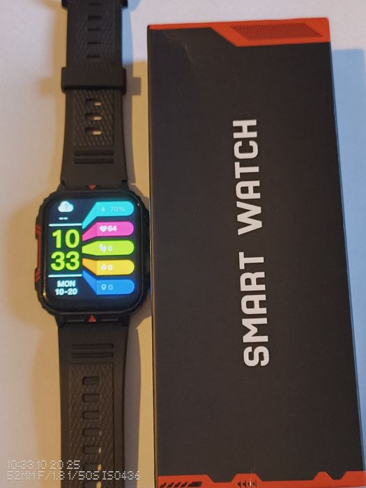Realme C51 la cutie și smartwatch