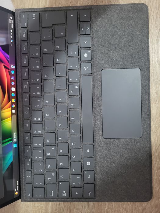 Microsoft Surface Pro 11 Copilot+ PC | 16GB | 512GB | Tastatură + Pen