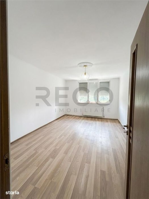 RECO Apartament 2 camere renovat complet, etaj 11, intrare separata, z