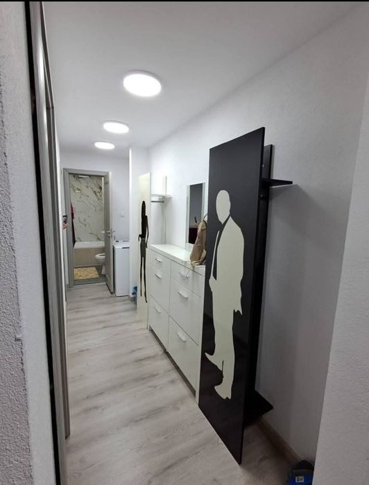 Închiriez apartament