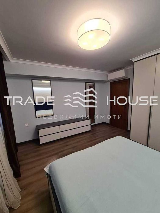 Дава се под наем Тристаен апартамент в Пловдив, Център - 120 кв.м за 800 € - Снимка #8