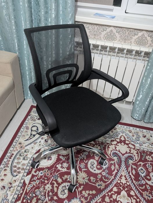 Продам стол и кресло