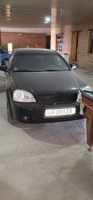 Lacceti 1.8  sotiladi