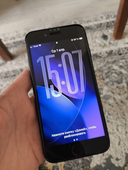 Apple iPhone SE (2-го поколения, 2020)