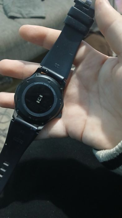 URGENT Vand smartwatch samsung gear 3 frontier nefolosit