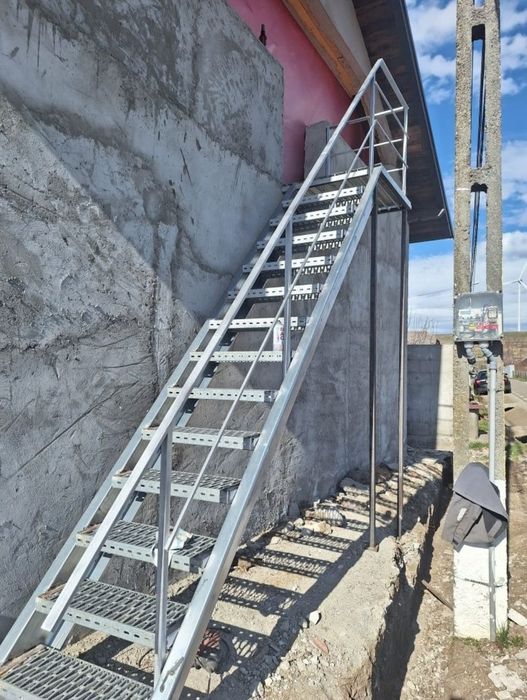 Scara metalica zincata de exterior