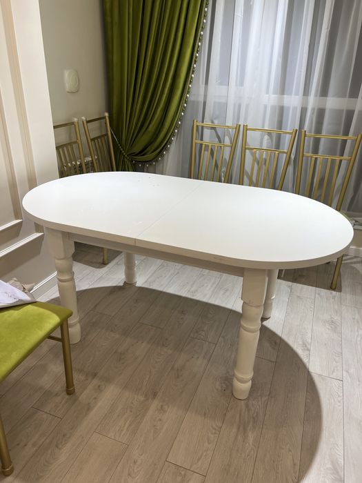 Продаю стол