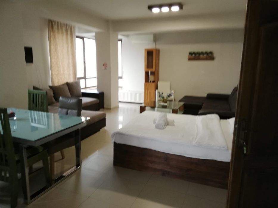 Cazare ieftina muncitori conditii f bune in cladire cu 8 apt 60 locuri