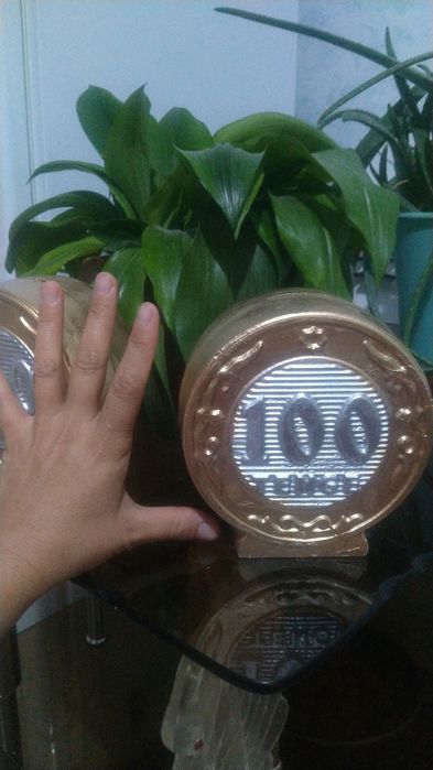 Тойбастар ретінде Копилка.  100 тг