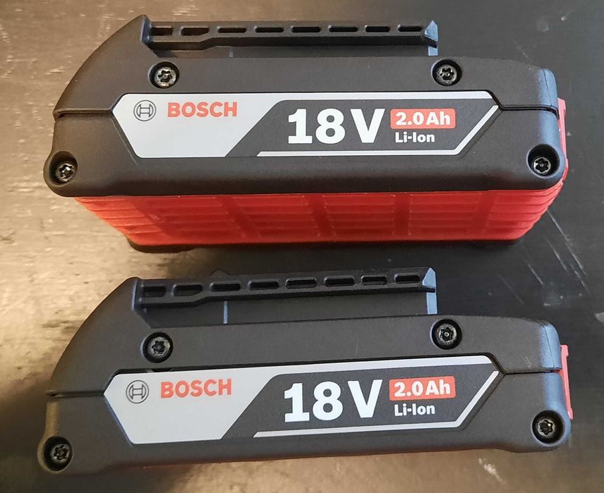 Комплект ново зарядно Bocsh GAL18V-20 и 3бр. батерии Bosch GBA18V-20 Li-Ion 2.0 Ah - 2 нови и една употребявана